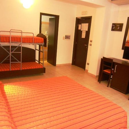 Hotel Club Ravezzo Лидо-Марини Экстерьер фото