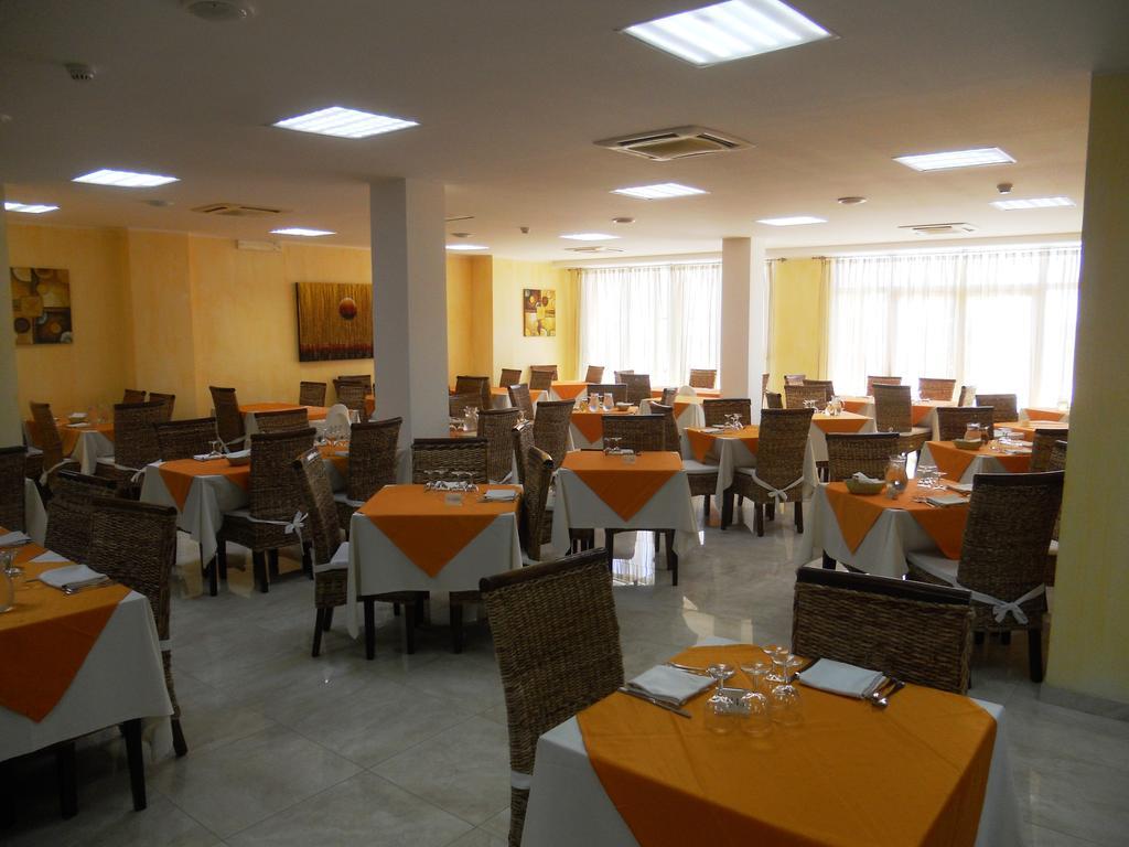 Hotel Club Ravezzo Лидо-Марини Экстерьер фото